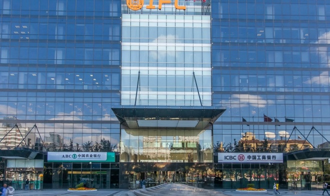 IFC国际财源中心正门图
